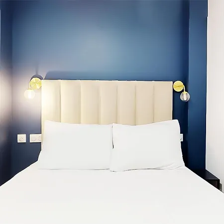 De Menilmontant Hotell