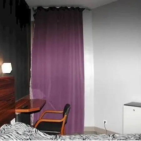 De Menilmontant Hotell Paris