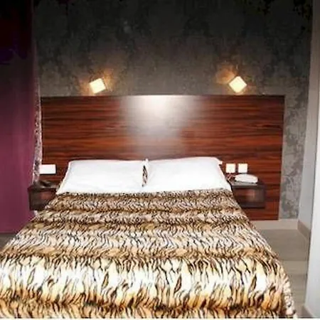 De Menilmontant Hotell 3*