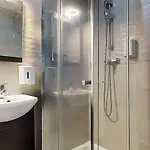 De Menilmontant Hotel 3*
