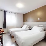 De Menilmontant Hotel 3*