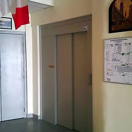De Menilmontant Szálloda 3*