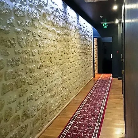 De Menilmontant Szálloda 3*