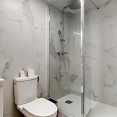 De Menilmontant Hotel 3*