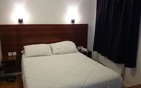 Szálloda De Menilmontant