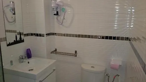 梅尼蒙当酒店 3* 巴黎